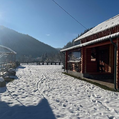 Садиба У Коржуків Villa Rivnya ภายนอก รูปภาพ